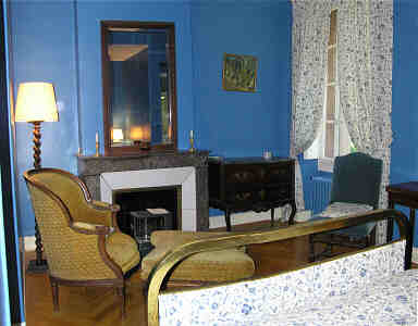 blue room of chateau Massal